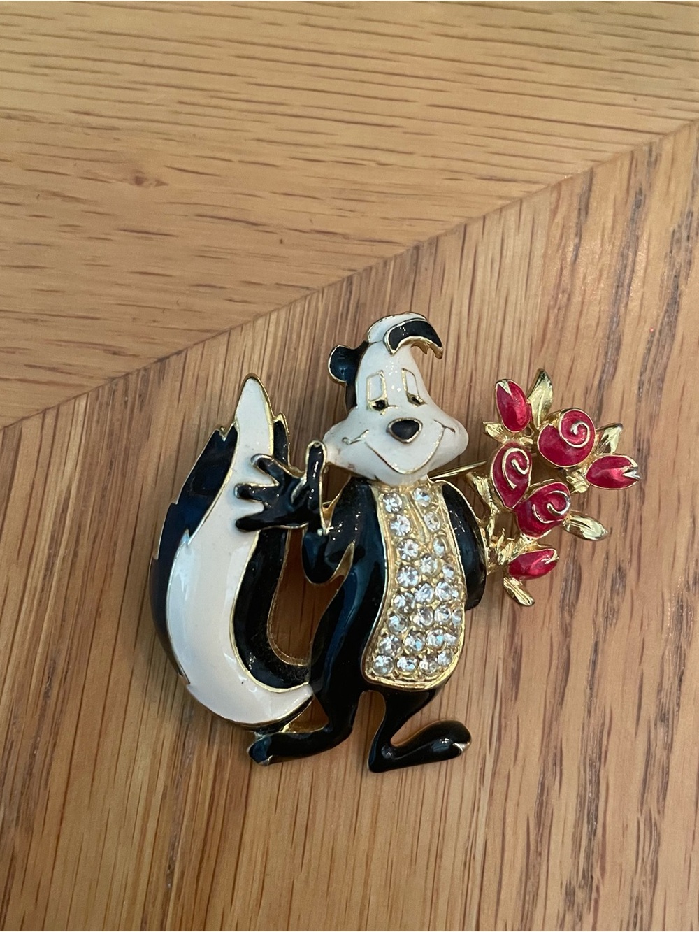 Vintage Looney Tunes Pepe Le Pew Jeweled Rose Brooch - Picture 2 of 3